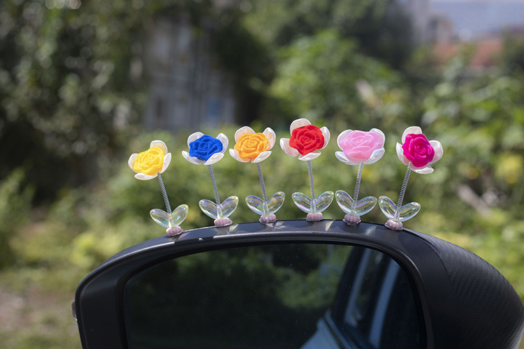 Car center console spring ornaments, car four-leaf clover rose decorations, soothing car oscillating small ornaments pic 11