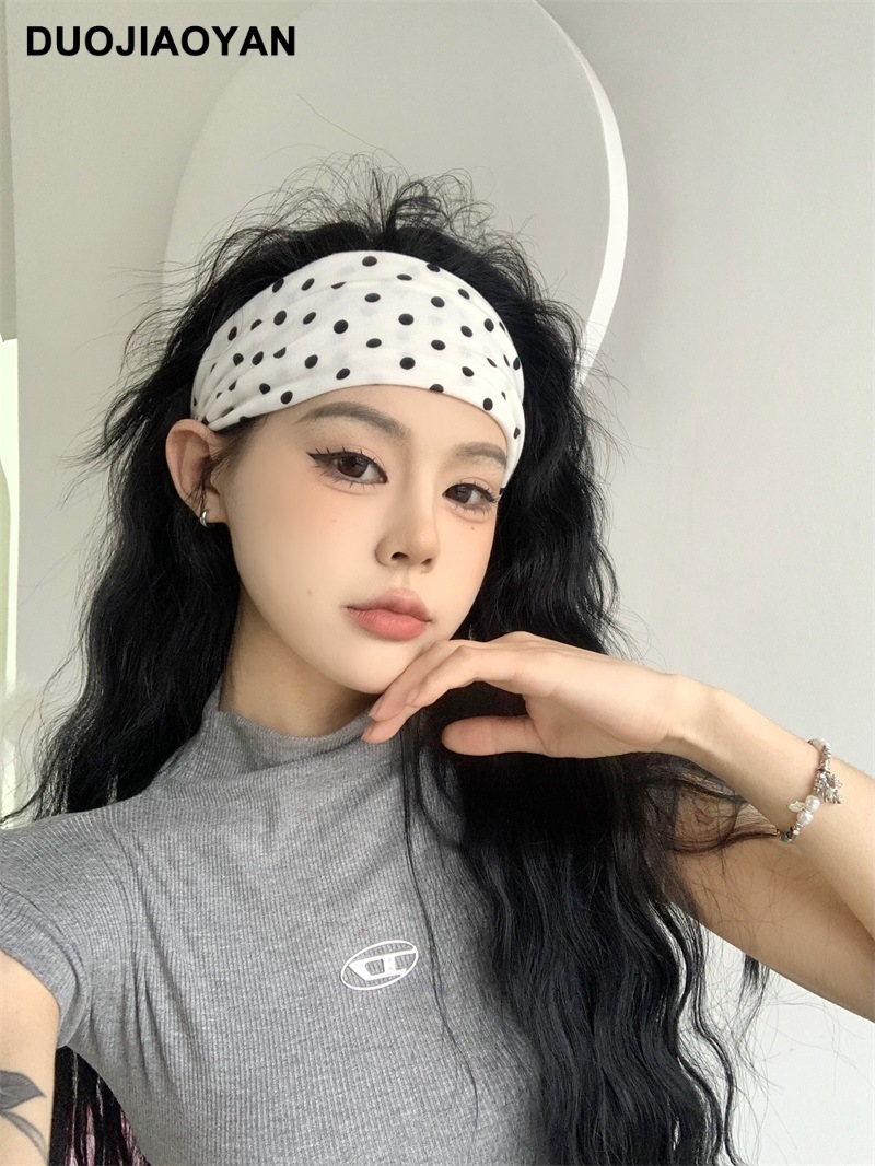 The new sporty hair band, Paisley printed hair band, is a popular fashion wide-sided breathable sports yoga hair band for women pic 12
