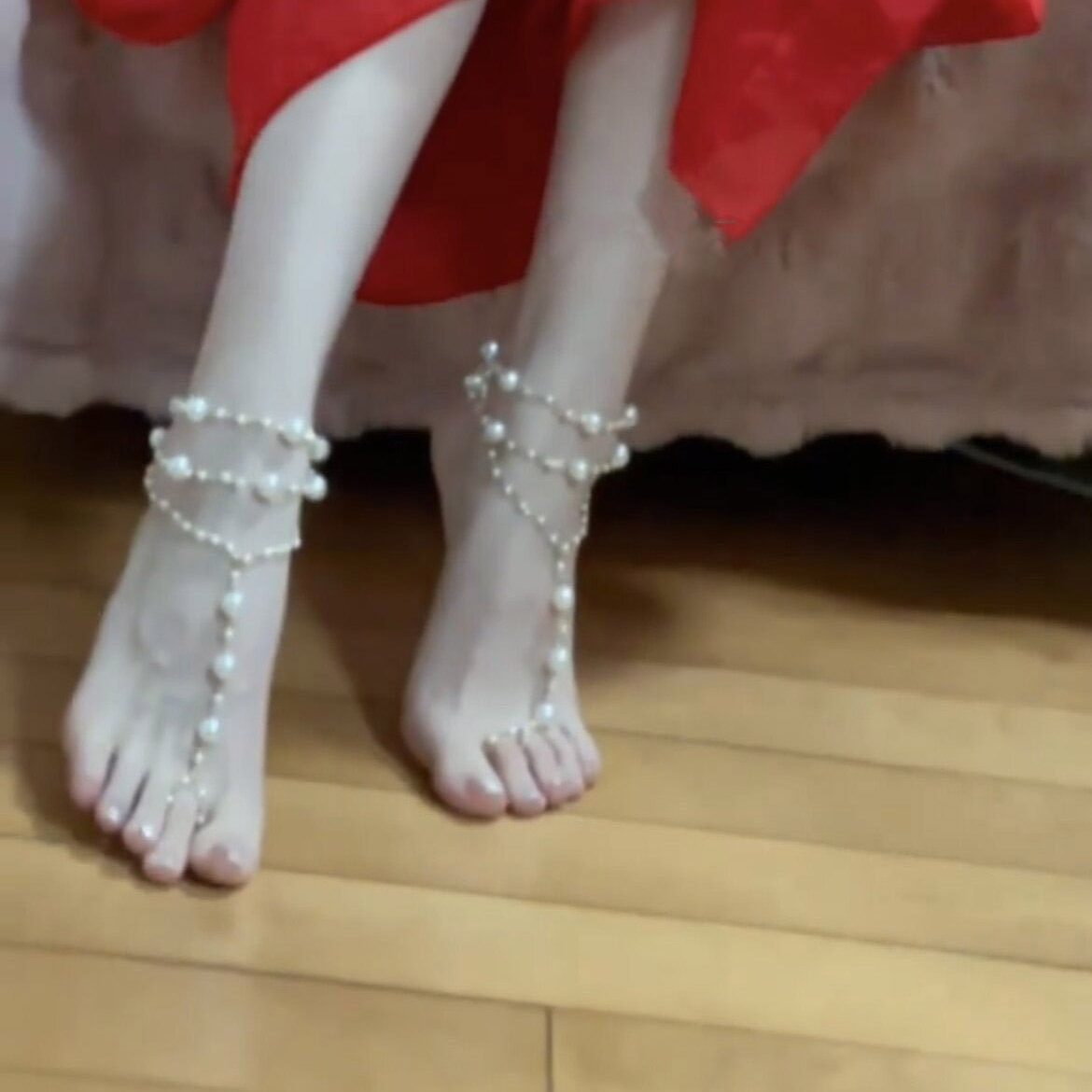 Luxurious rhinestone, tassel and pearl interlocking finger design foot accessory for the exotic princess performance in Indian dance pic 3