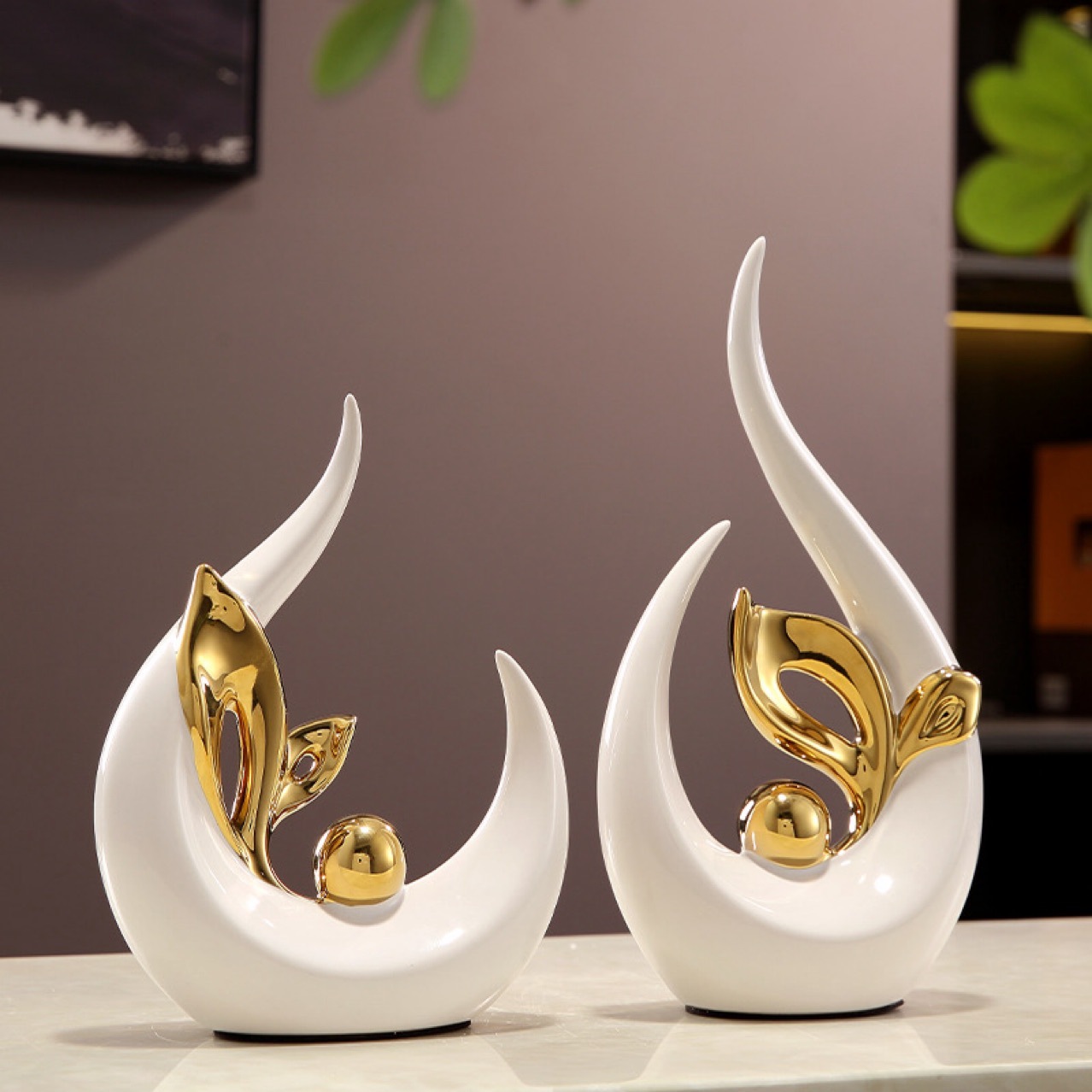 Modern light luxury home living room wine cabinet, TV cabinet, entrance hall decoration, creative tabletop ceramic ornaments, housewarming gifts pic 3