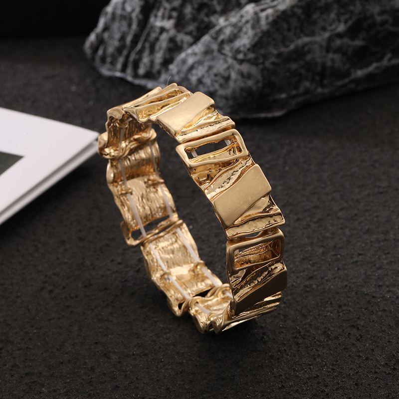 跨境专供爆款欧美夸张小众合金时尚精致活口弹力绳男女通用手链详情8