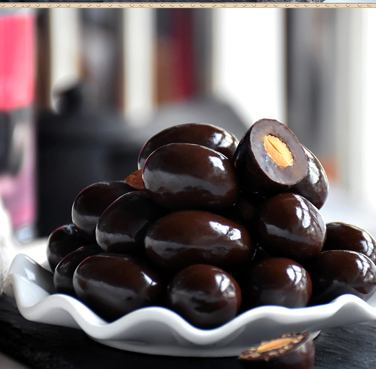 马来西亚进口倍乐思黑巧克力35g 扁桃仁夹心牛奶巧克力口感丰富 休闲零食美味可口详情21