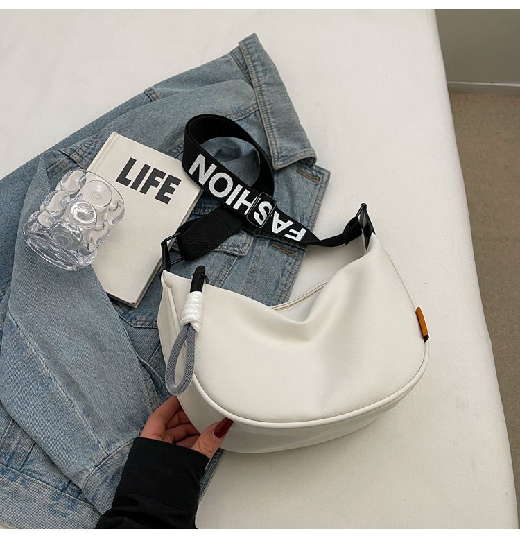 帆布包包女2024新款春夏季百搭饺子包休闲运动宽带单肩斜挎包女包详情22