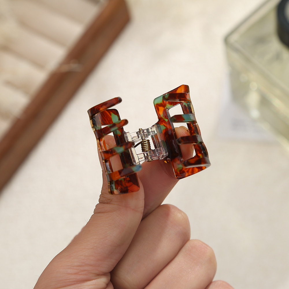 韩版豹纹醋酸方块镂空高马尾夹时尚少女气质简约几何鲨鱼夹子发饰详情4