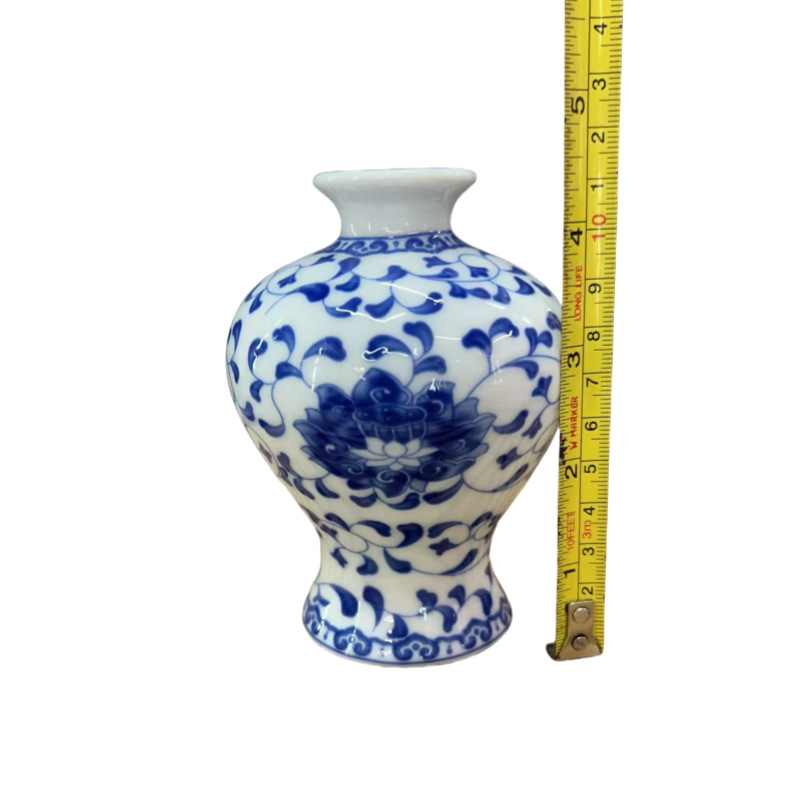Blue and white porcelain mini vases, ceramic ornaments, Chinese-style vases, wholesale of Jingdezhen vases, ceramic lotus flower small vases pic 5