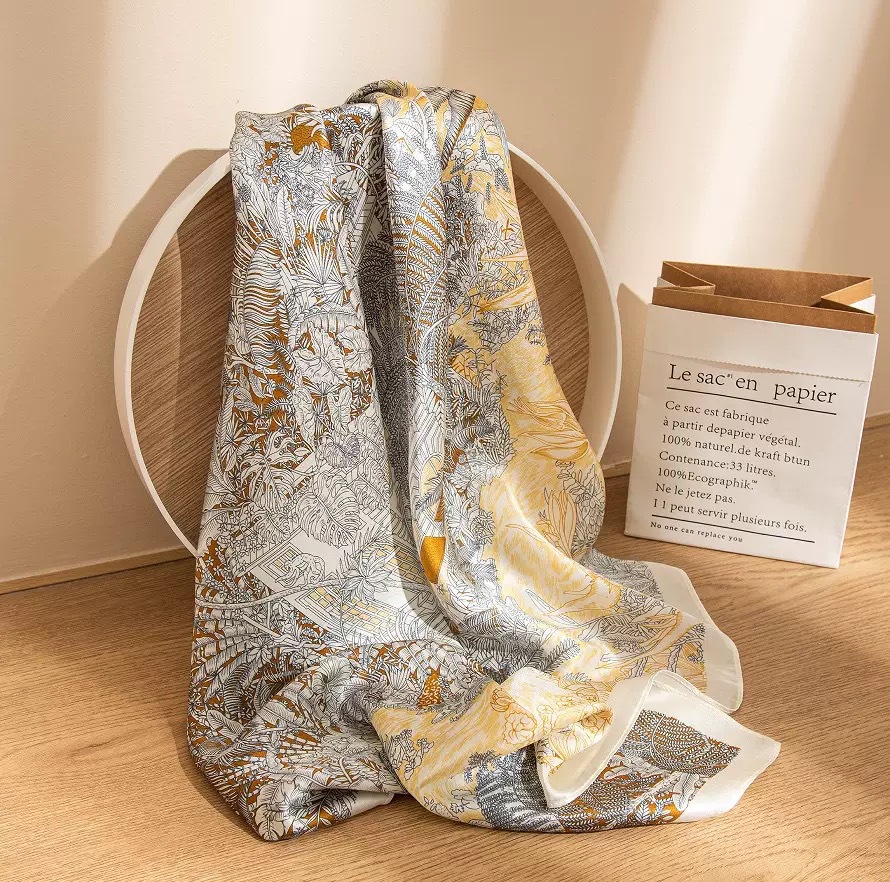 In spring, pair with a 70-square-meter scarf with a silk-like feel, creating a light luxury and high-end Korean atmosphere Brurbeery look pic 3