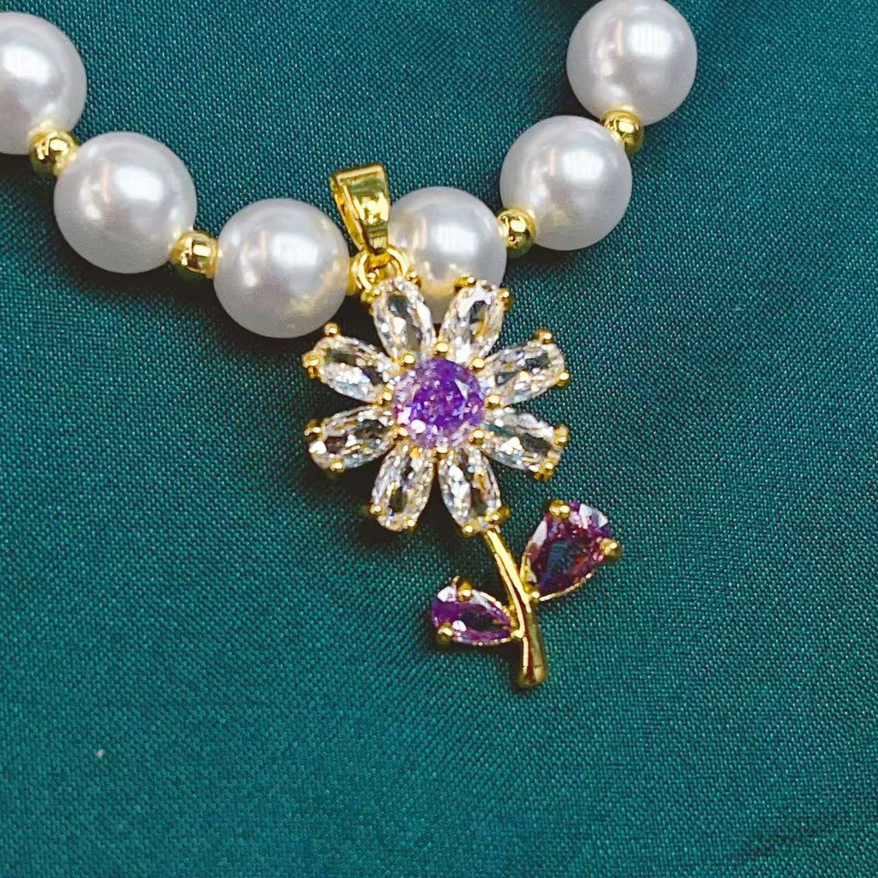 A new, exquisite and light luxury zircon bear with purple flowers, elegant and versatile, simple, fresh and sweet accessory pic 5