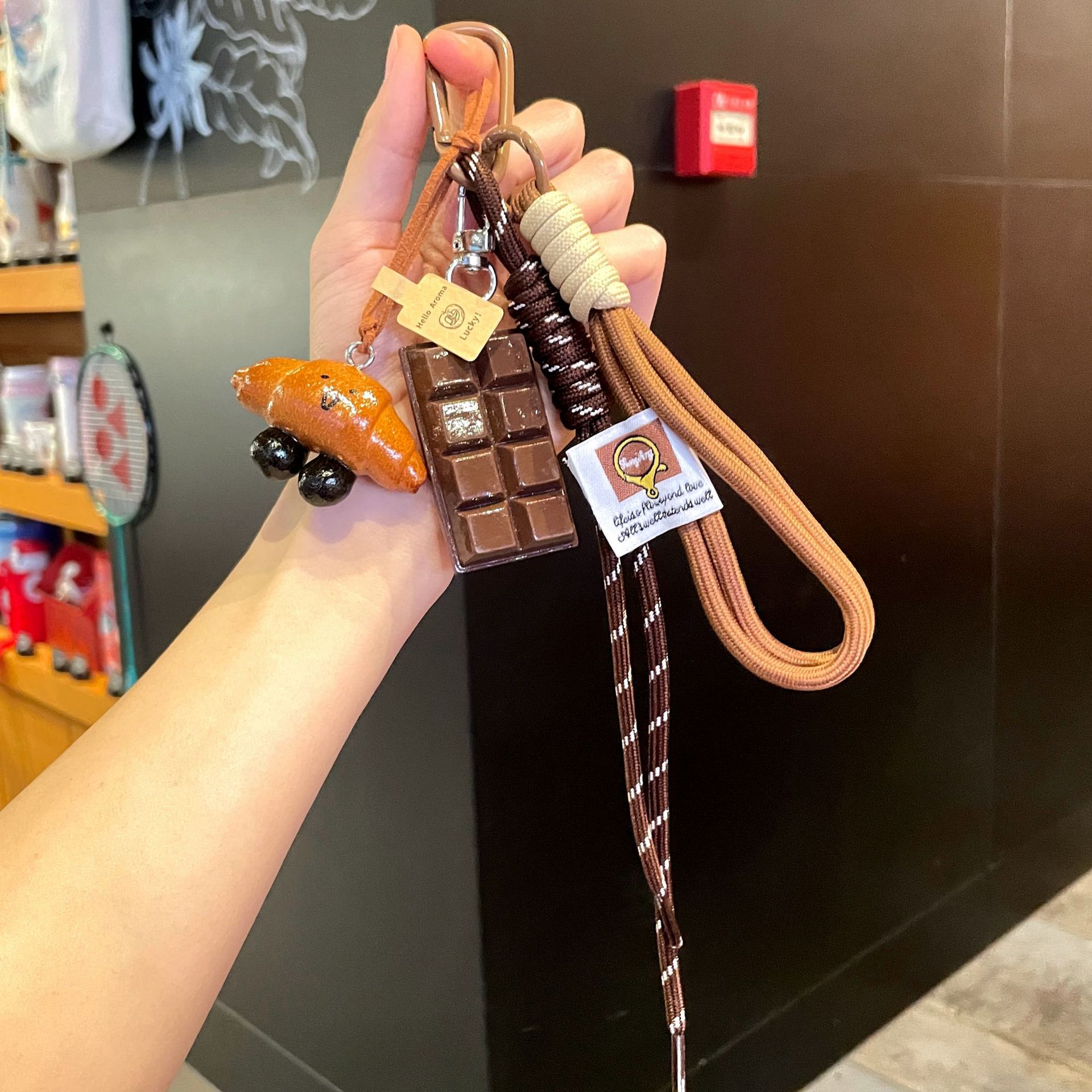 miu风碱水面包钥匙扣秋冬美拉德系可爱面包挂件学生情侣书包装饰详情5