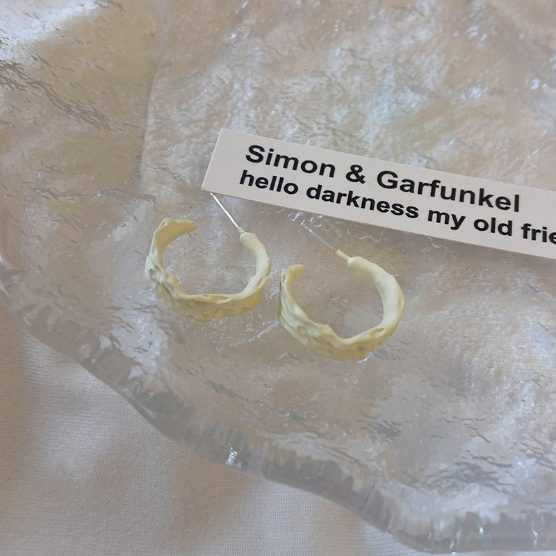 Klein Blue C-shaped irregular ear rings for women, simple and niche design sense earrings, trendy and versatile earrings pic 11