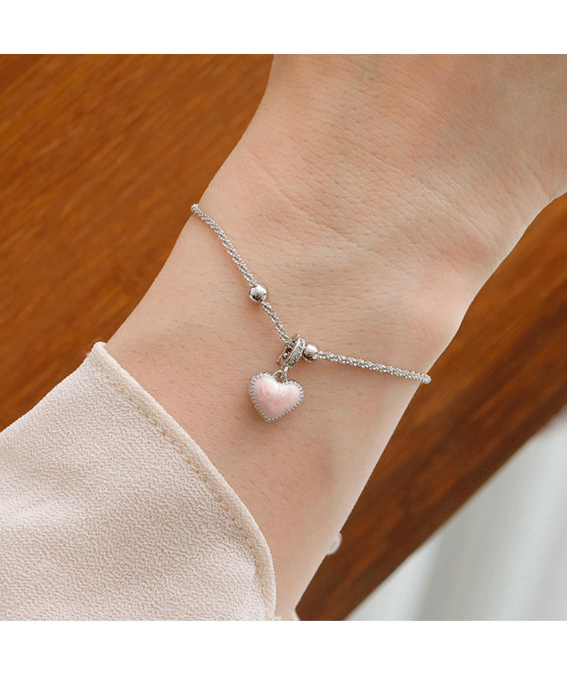 Hyacinth轻奢小众天然母贝爱心吊坠配饰手链女2025年新款潮送女友闺蜜礼物详情2