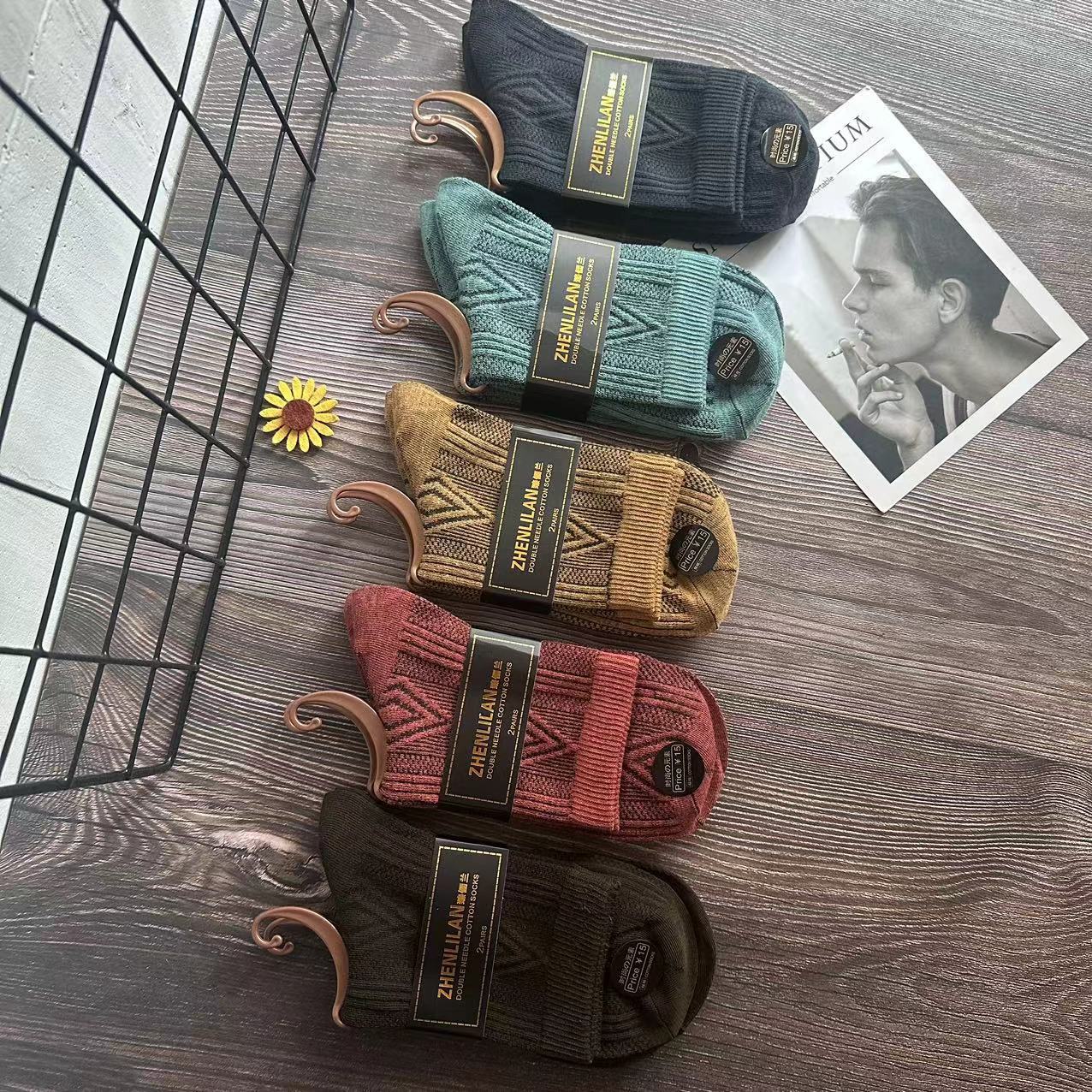 25新款诸暨袜子女秋冬中筒袜韩国穿搭女袜运动袜长袜男女棉袜批发详情18