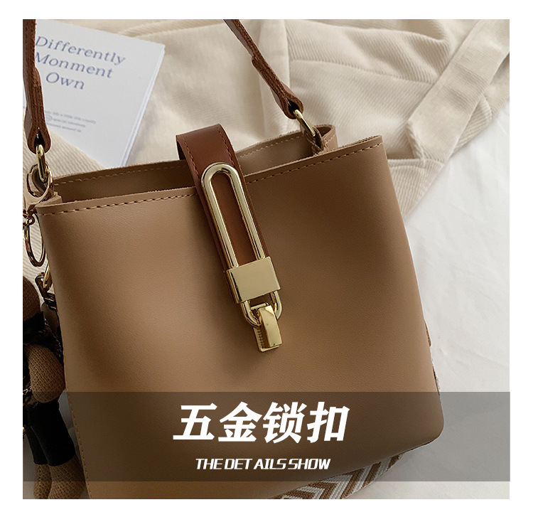 高级感大容量水桶包女2024新款潮韩系百搭宽肩带单肩包洋气斜挎包详情10