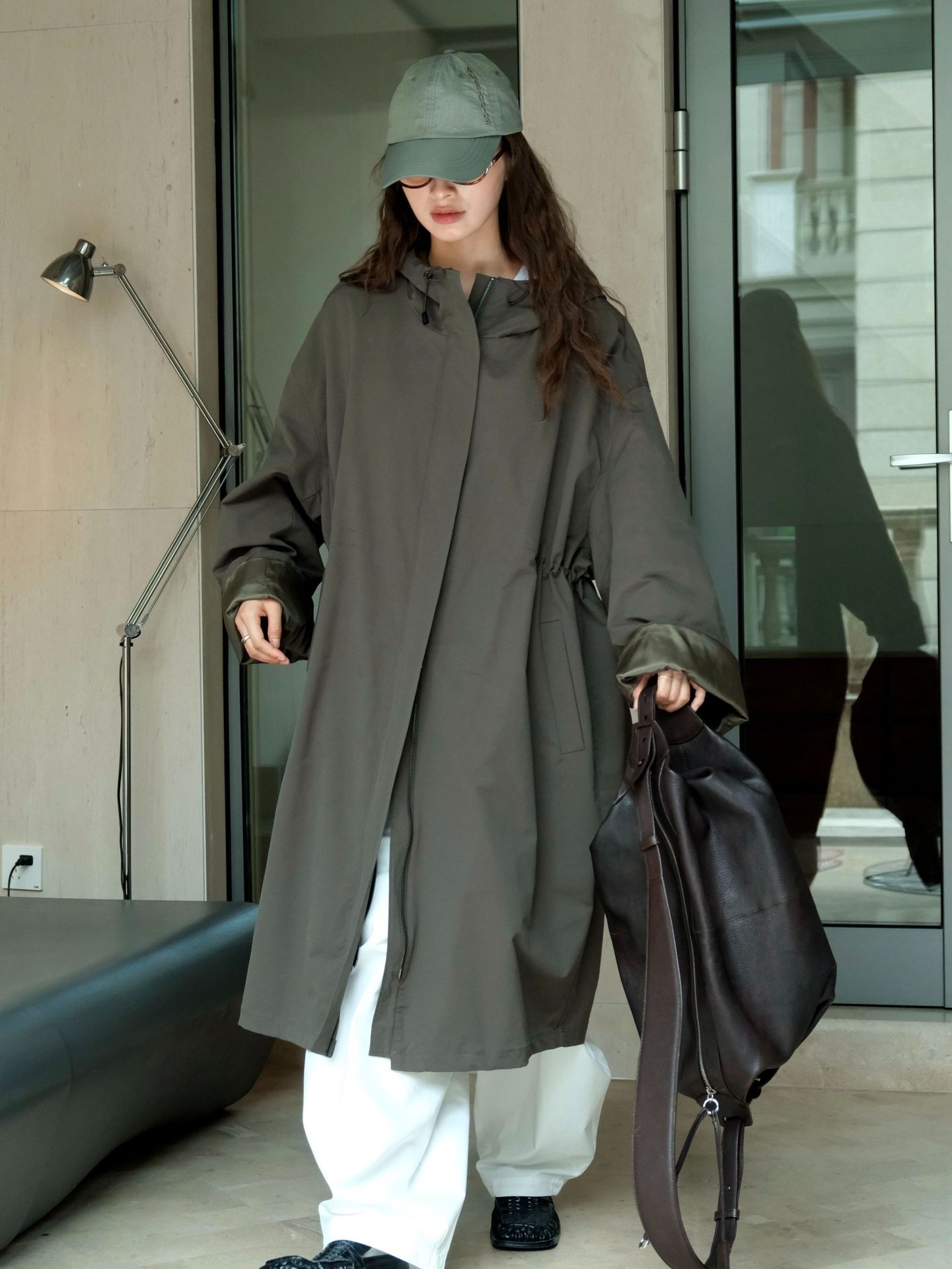 The new autumn Japanese-style outdoor street casual hooded silhouette windbreaker is a slimming and windproof long coat for women pic 12