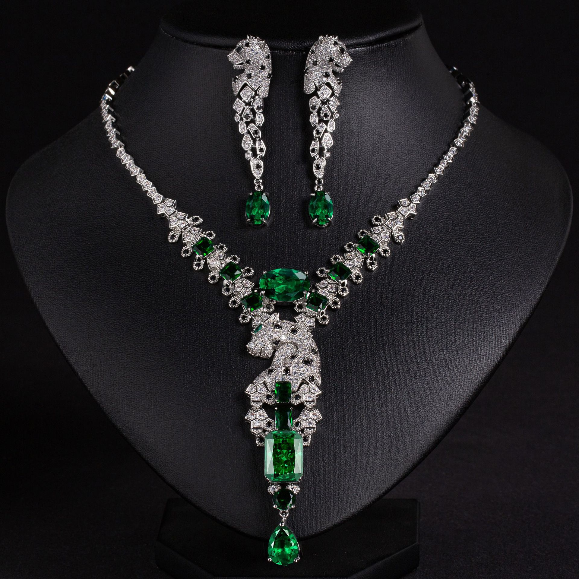 欧美豹子复古设计高级感珠宝晚礼服配饰气质饰品套装镶锆石项链女LYTJ30782格蒂莎珠宝首饰宴会礼服饰品套装详情7