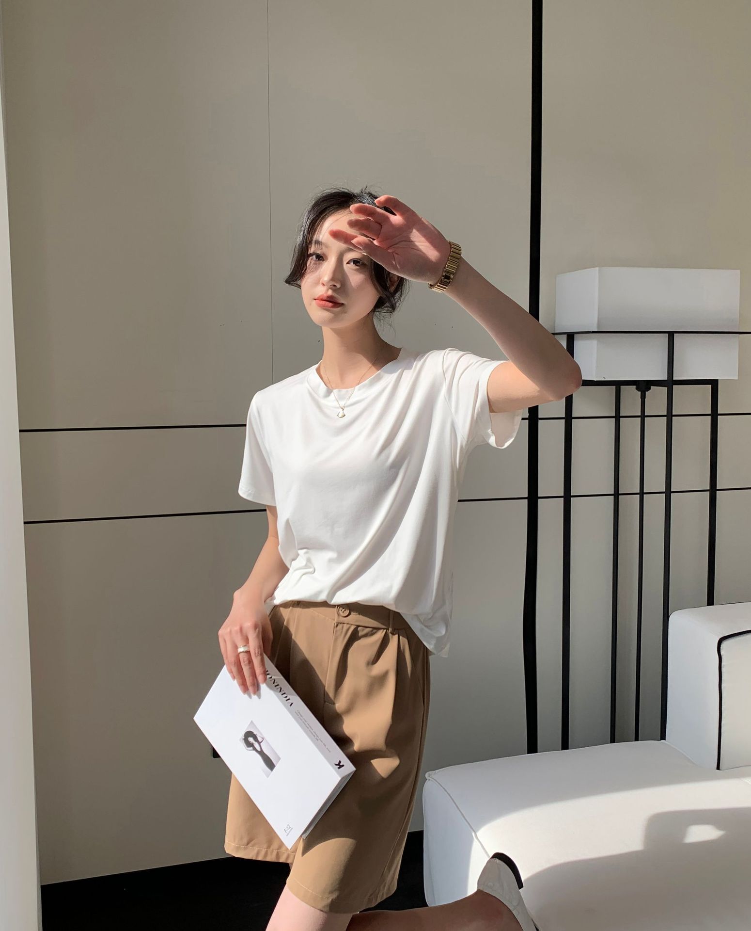 白色t恤女短袖夏季2024新款宽松薄款打底衫内搭纯色显瘦v领上衣详情11