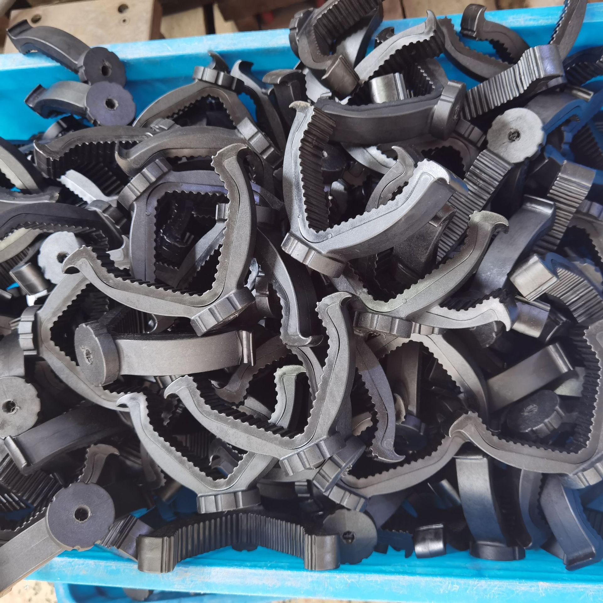 En stock al aire libre táctica portátil soporte de tres patas aleación de aluminio caza retráctil tiro v-word PTZ rack equip pic 5