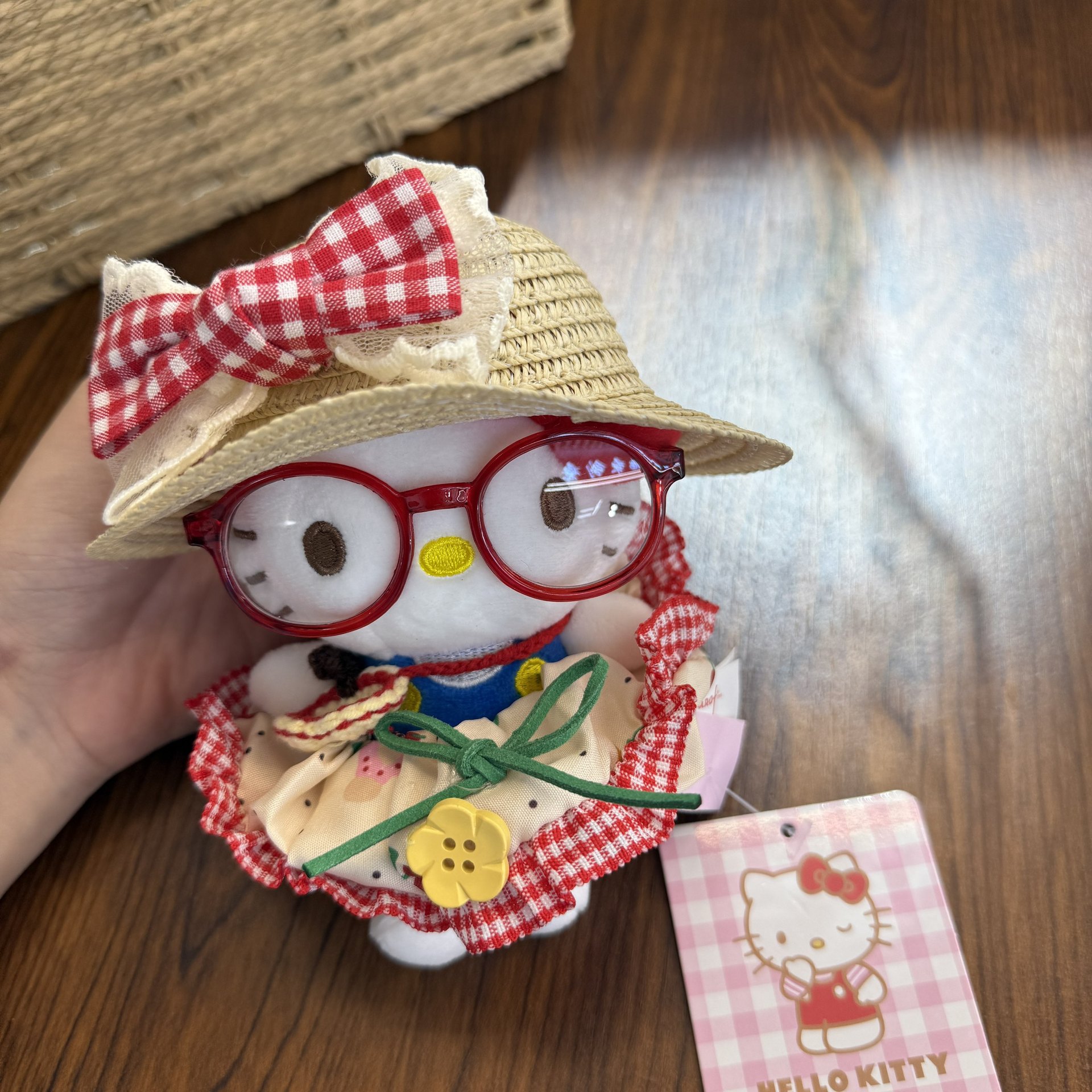 Genuine Sanlio kt helloKitty straw hat doll bag, hanging accessory, key buckle accessory and playable pic 4