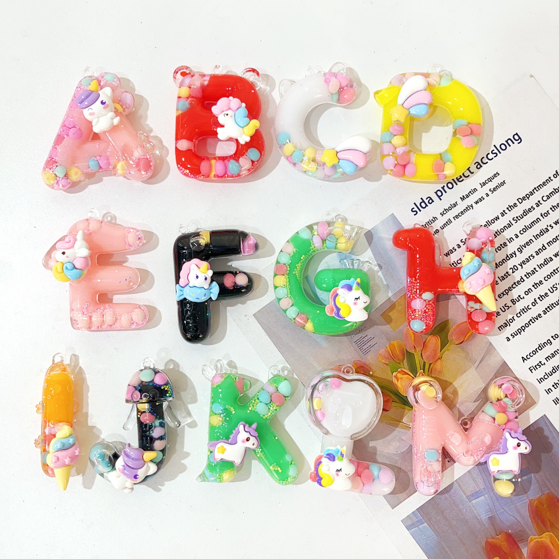 入油26字母钥匙扣包包挂件迷你流沙瓶情侣汽车钥匙链挂饰礼品批发详情5