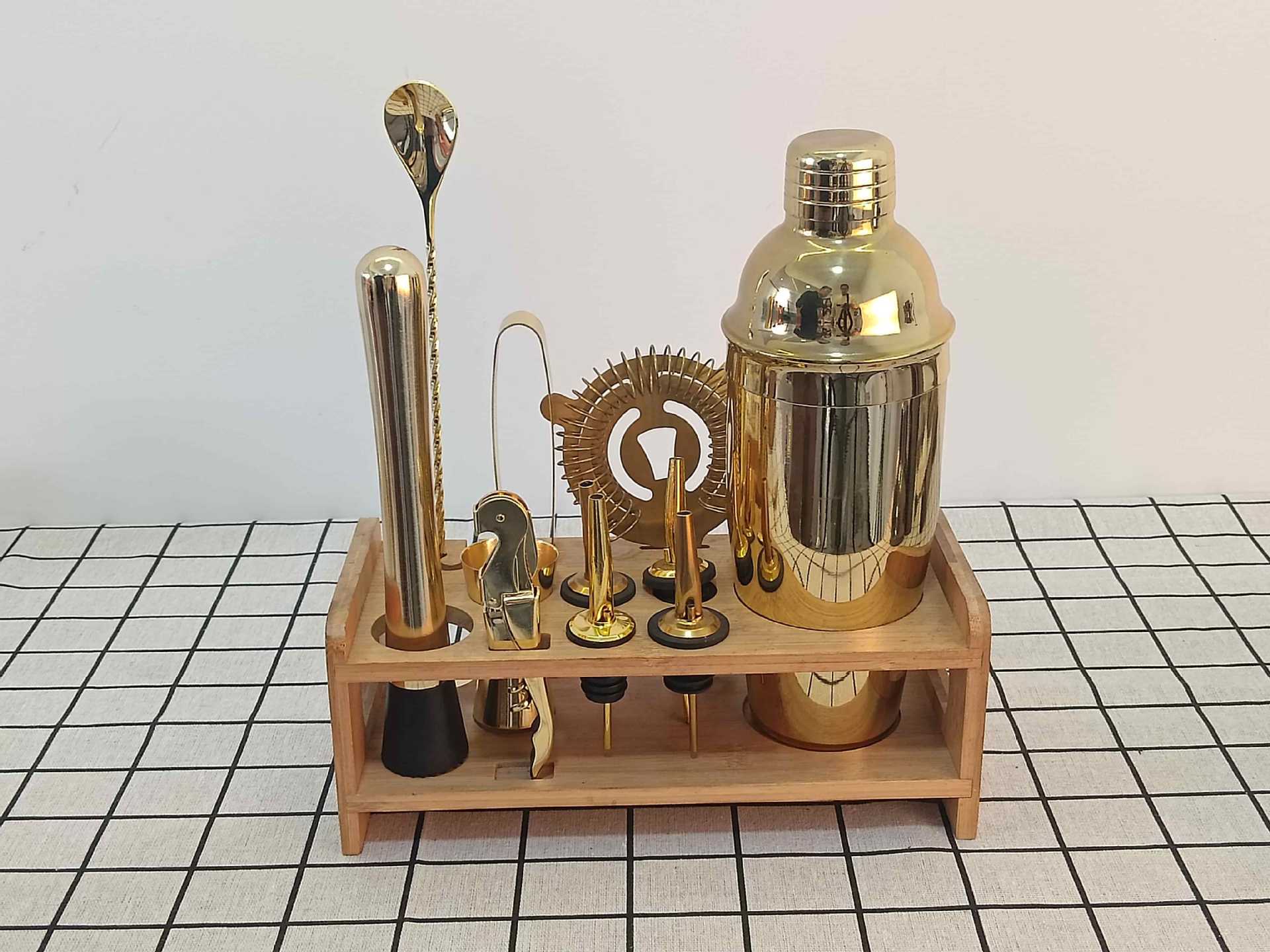 A complete set of 10 electroplated stainless steel cocktail shakers with round edges and bamboo frames for bar and cocktail shakers wholesale pic 3
