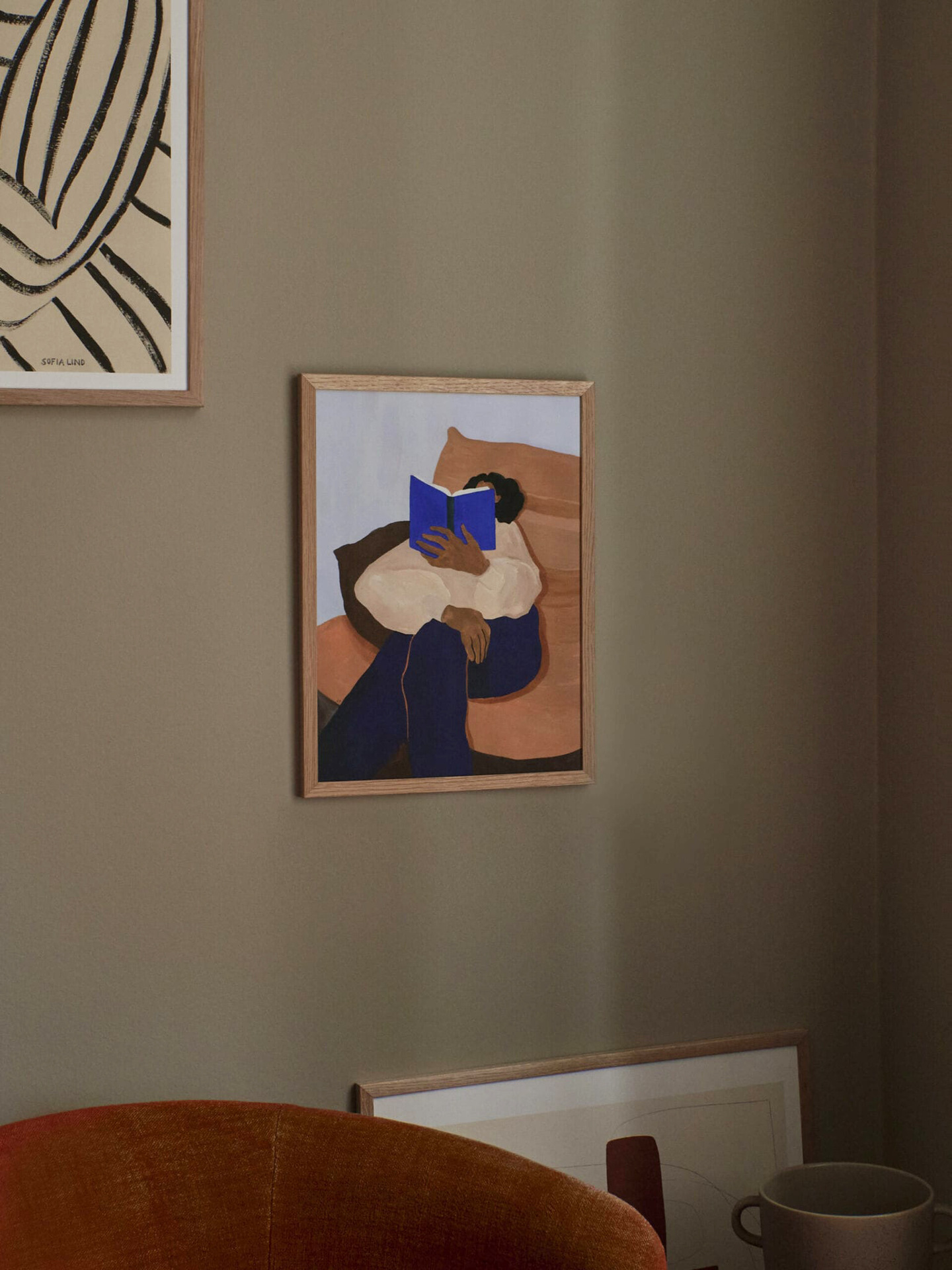 A girl reading a book, Danish design art abstract painting core, Nordic and Japanese wooden style living room and dining room decoration hanging painting pic 13