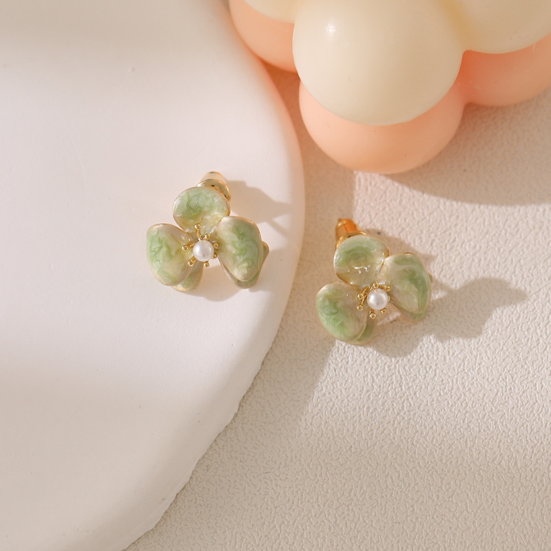 2024年新款小清新彩色滴釉花朵耳夹925银针ins风小众通勤百搭耳钉详情5