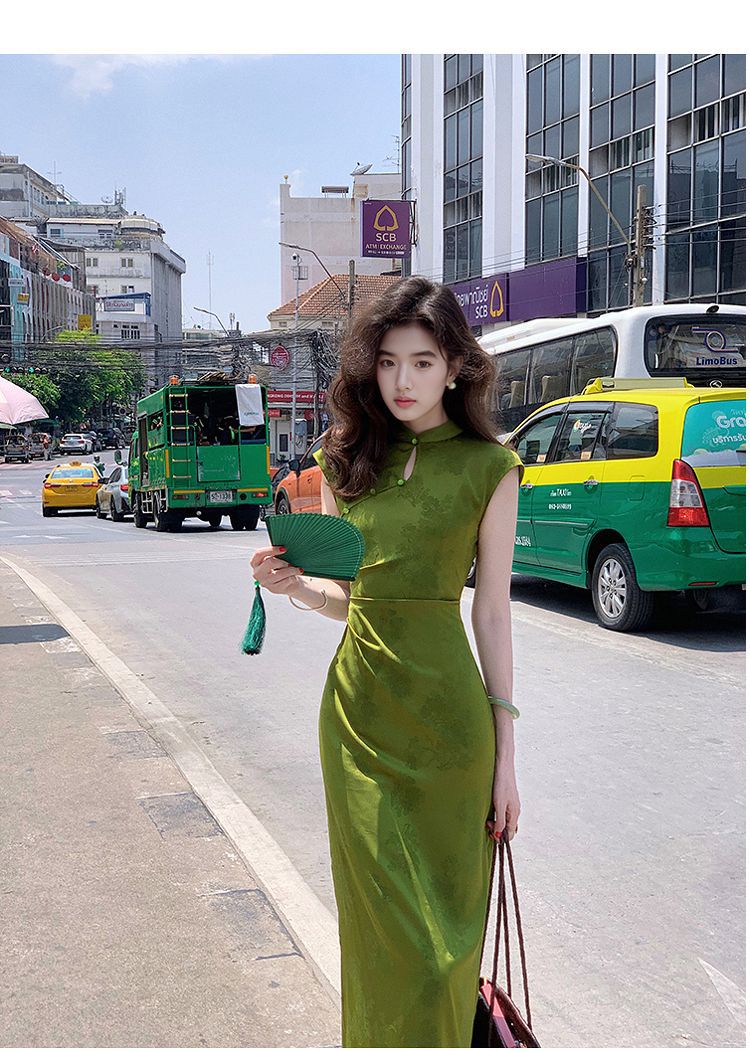 西遇新中式改良旗袍女2025年夏季新款提花水滴领修身无袖连衣裙详情8