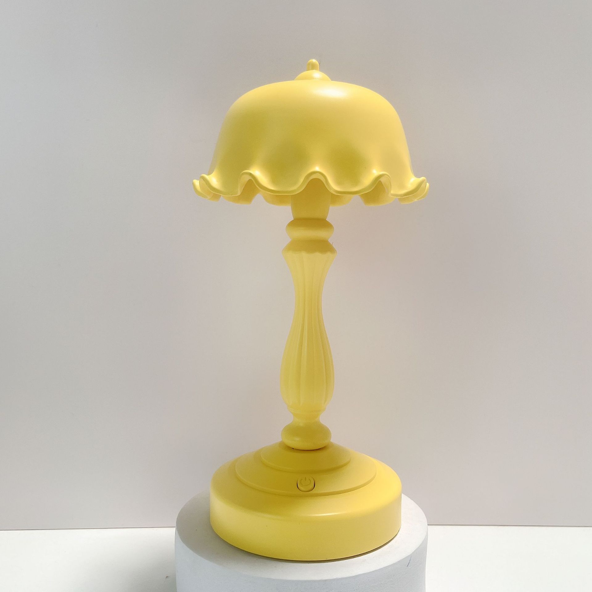 Retro atmosphere light, DIY handmade table lamp, lotus leaf night light, cute and girlish bedroom lighting, Nordic style, eye-protecting pic 34