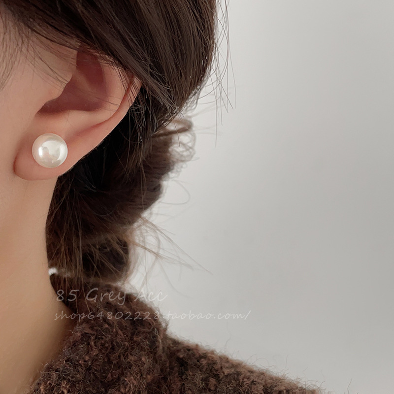 Shijia Steamed Bun Powder White Pearl Stud Earrings S925 Silver Needle, a niche high-end and versatile new type of earrings wholesale pic 13
