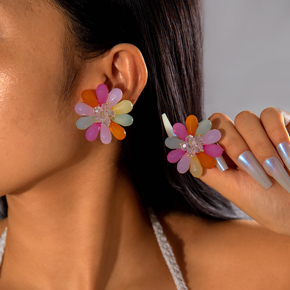 亚马逊跨境清新甜美彩色树脂花瓣花朵耳钉气质多巴胺 耳环耳饰女详情7