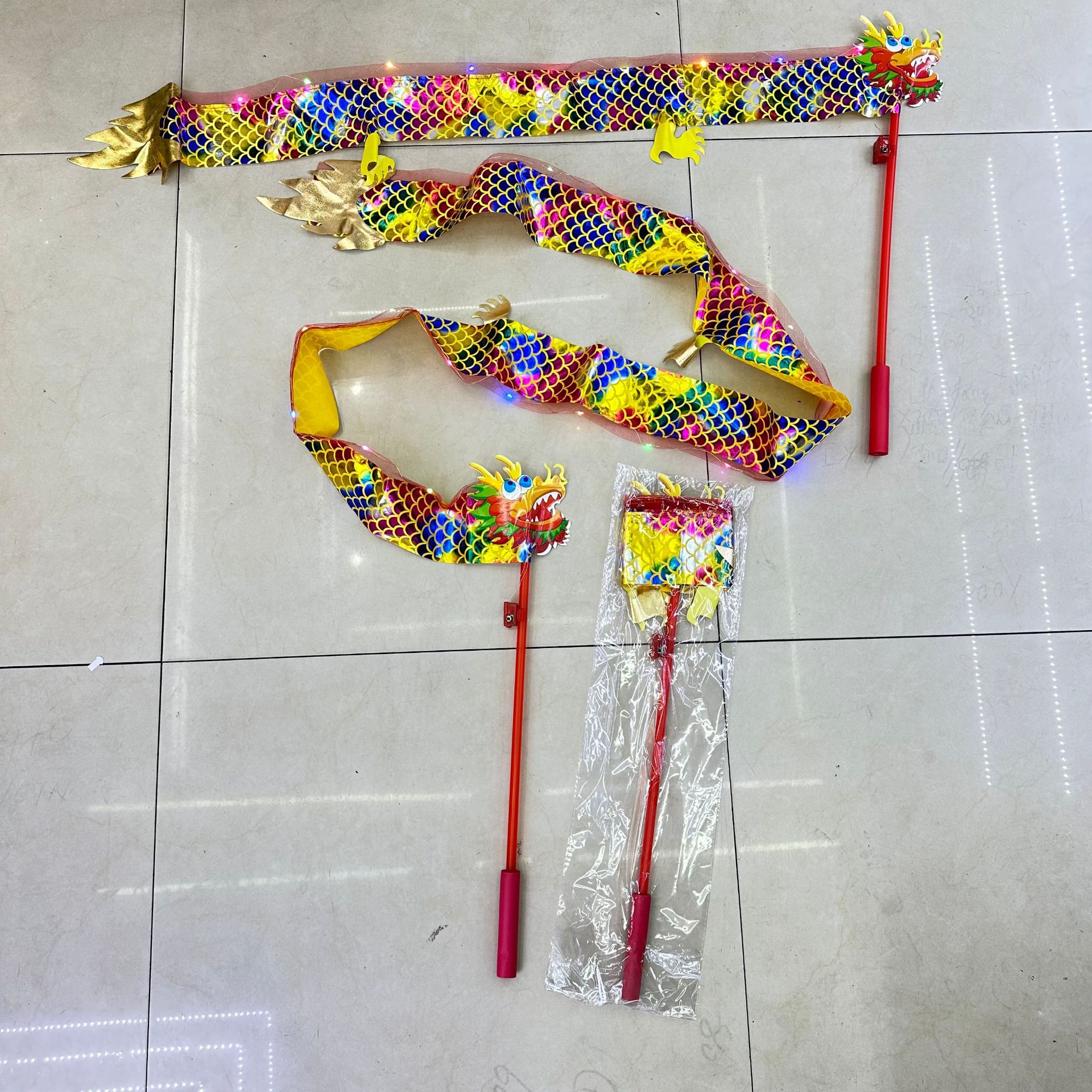 发光舞龙彩带中国甩龙彩带带灯儿童健身体操彩带发光舞龙灯笼玩具详情1
