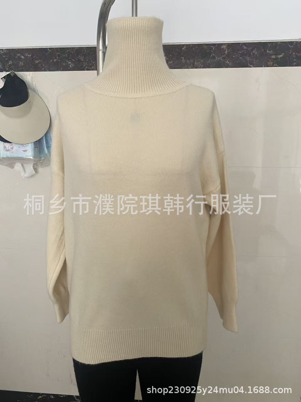 A loose and versatile knitted pullover with a laid-back style for women to wear over a high-neck sweater from Europe and America in the autumn and winter of 2025 pic 16