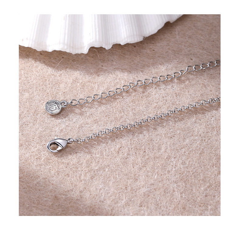 The Mu Ai Lock core necklace is an original design for women, featuring a unique and simple heart-shaped pendant necklace. It is a light luxury, fashionable and versatile collarbone chain pic 12