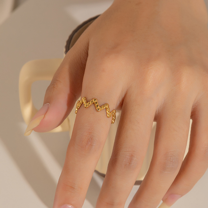 欧美时尚ins风简约钛钢戒指18k镀金不规则几何不锈钢女士饰品热销详情9