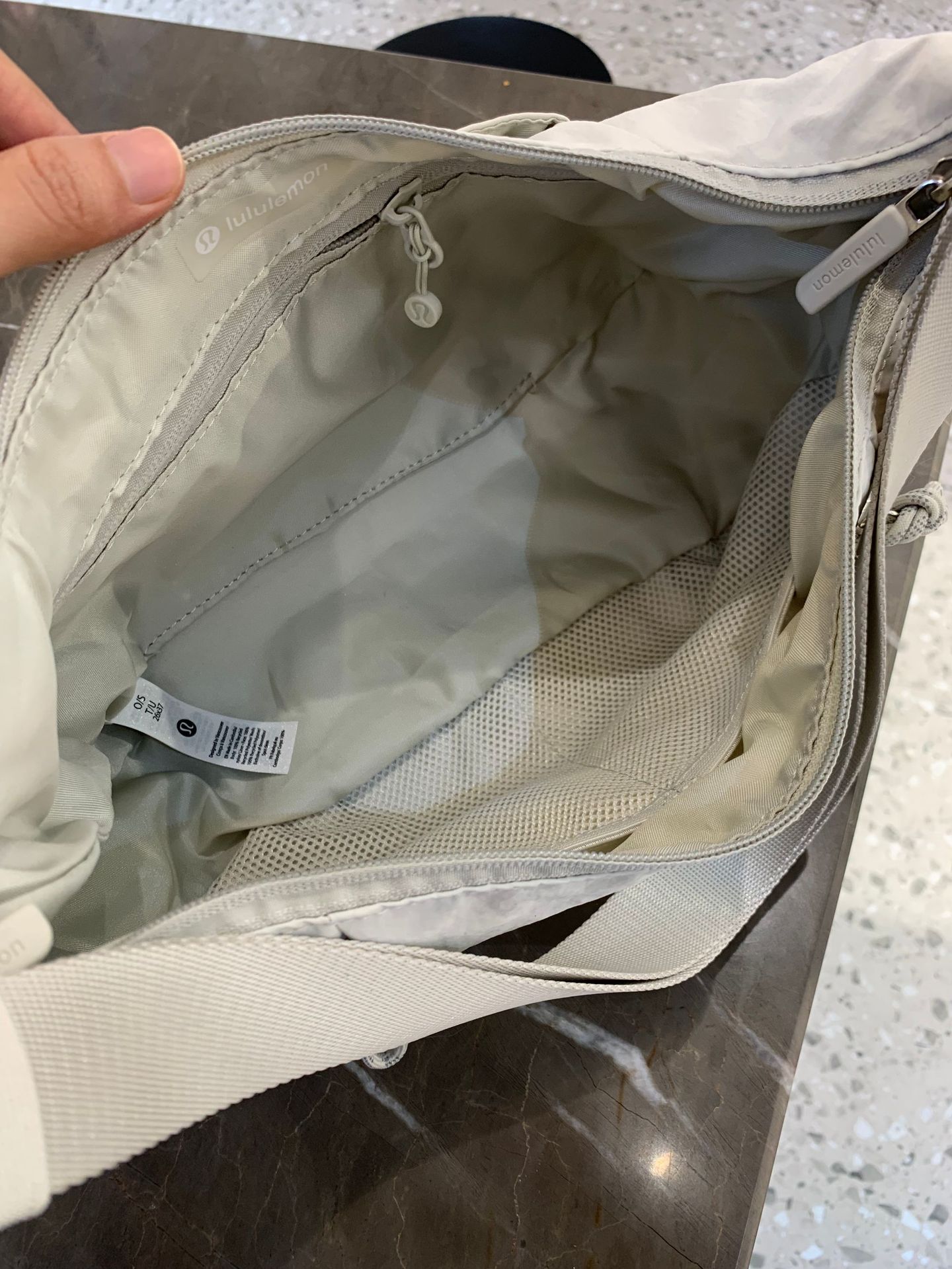 lululemon包大容量休闲百搭13L牛角包月牙包小众女士单肩斜挎包详情41