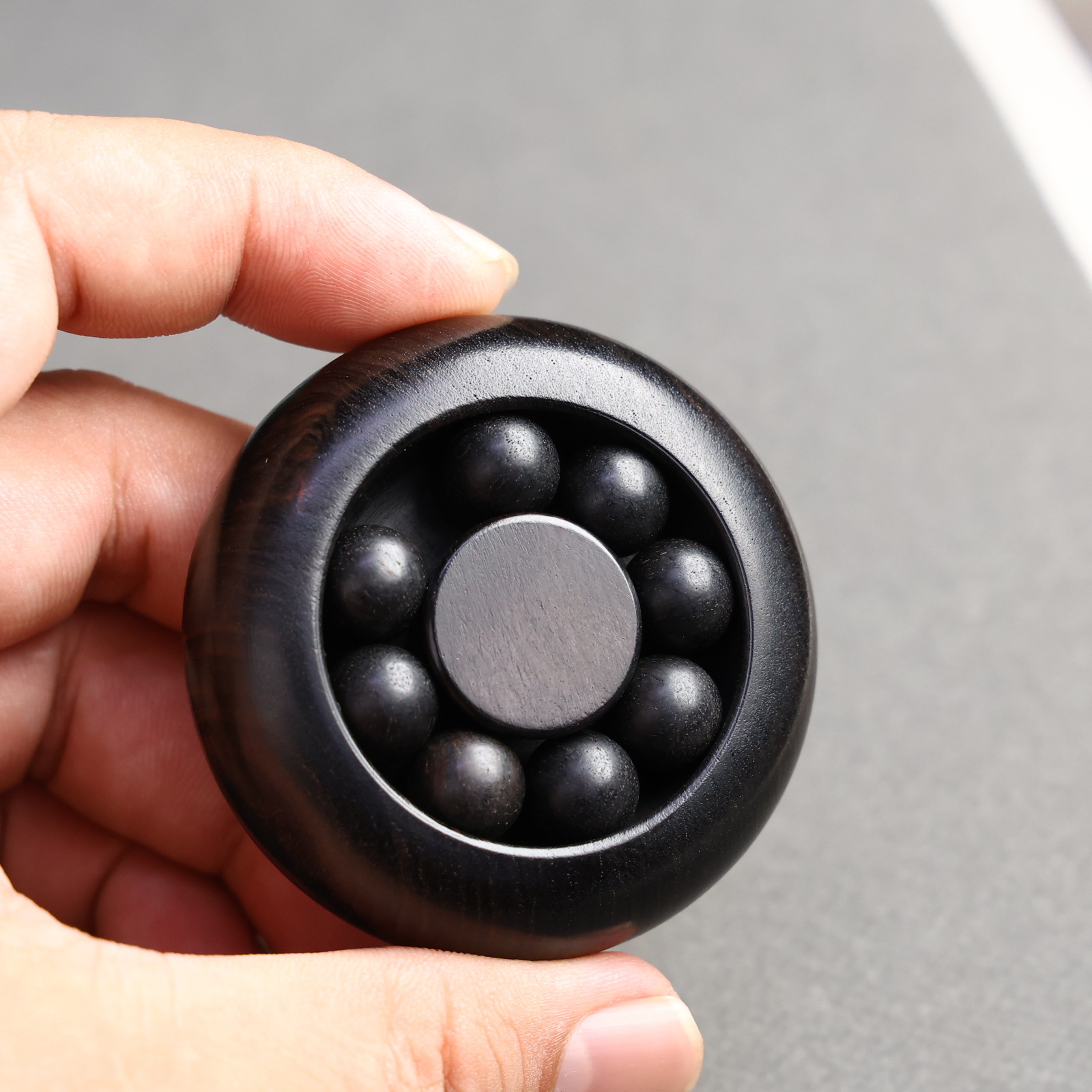 Factory direct sales of sandalwood wooden handball spinning handball pieces for hand exercise and stress relief pic 9