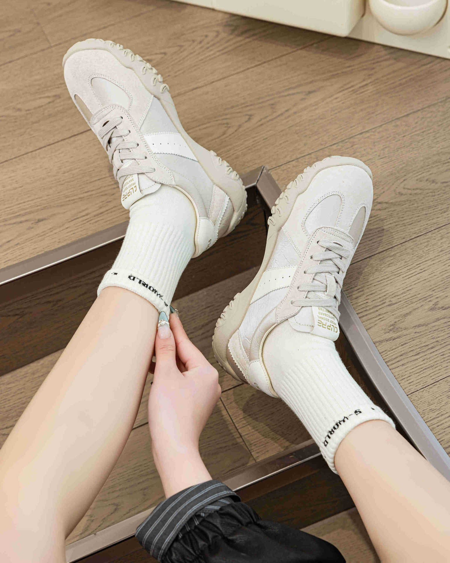 A new type of leather anti-slip and versatile De Xun shoes for women with soft soles, 56002, which can increase height by 7 cm pic 4