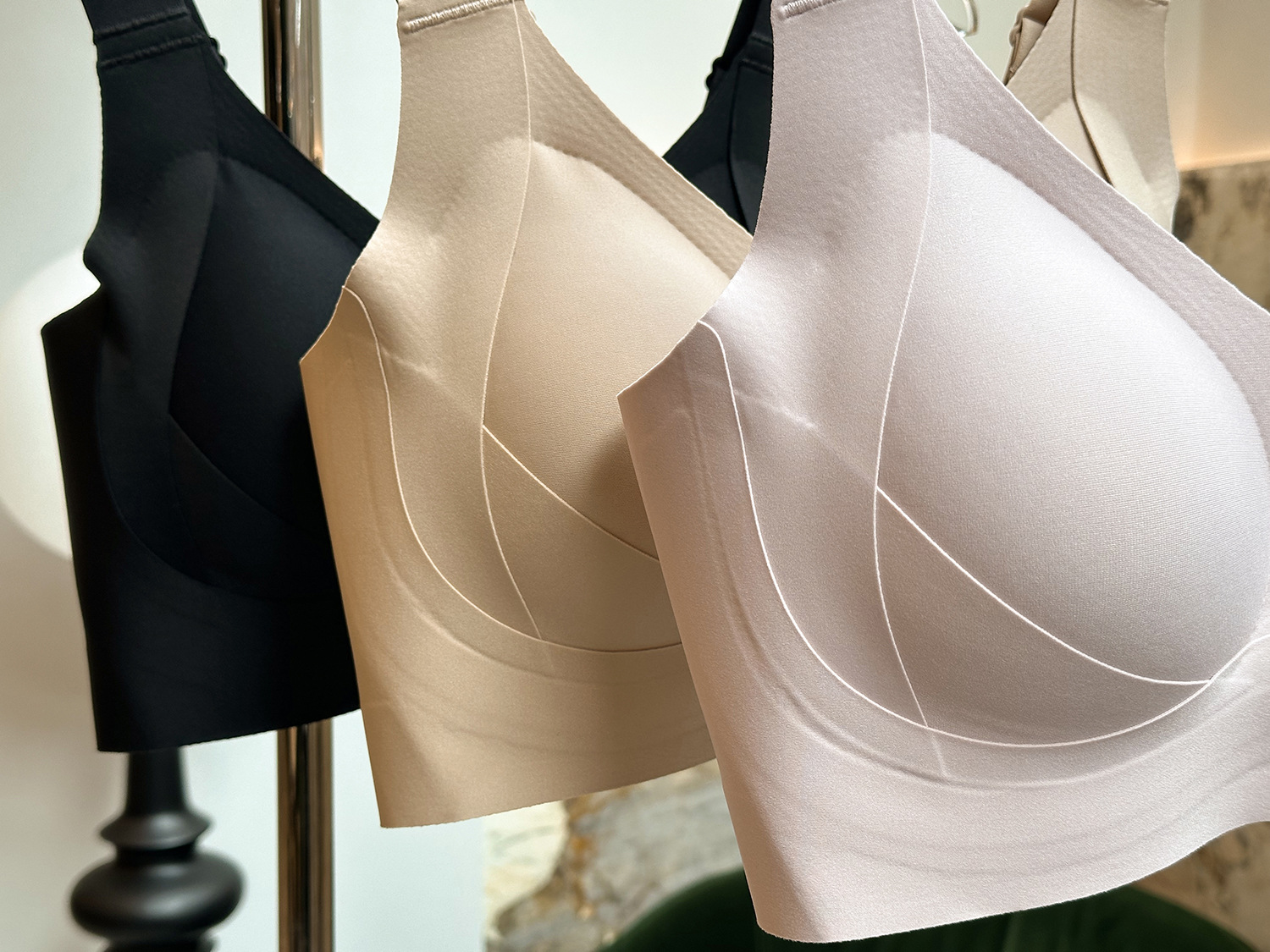 Full-cup latex bra for women, thin cup side-folding and adjustable bra, with a large bust that looks smaller, lifting and anti-sagging pic 39