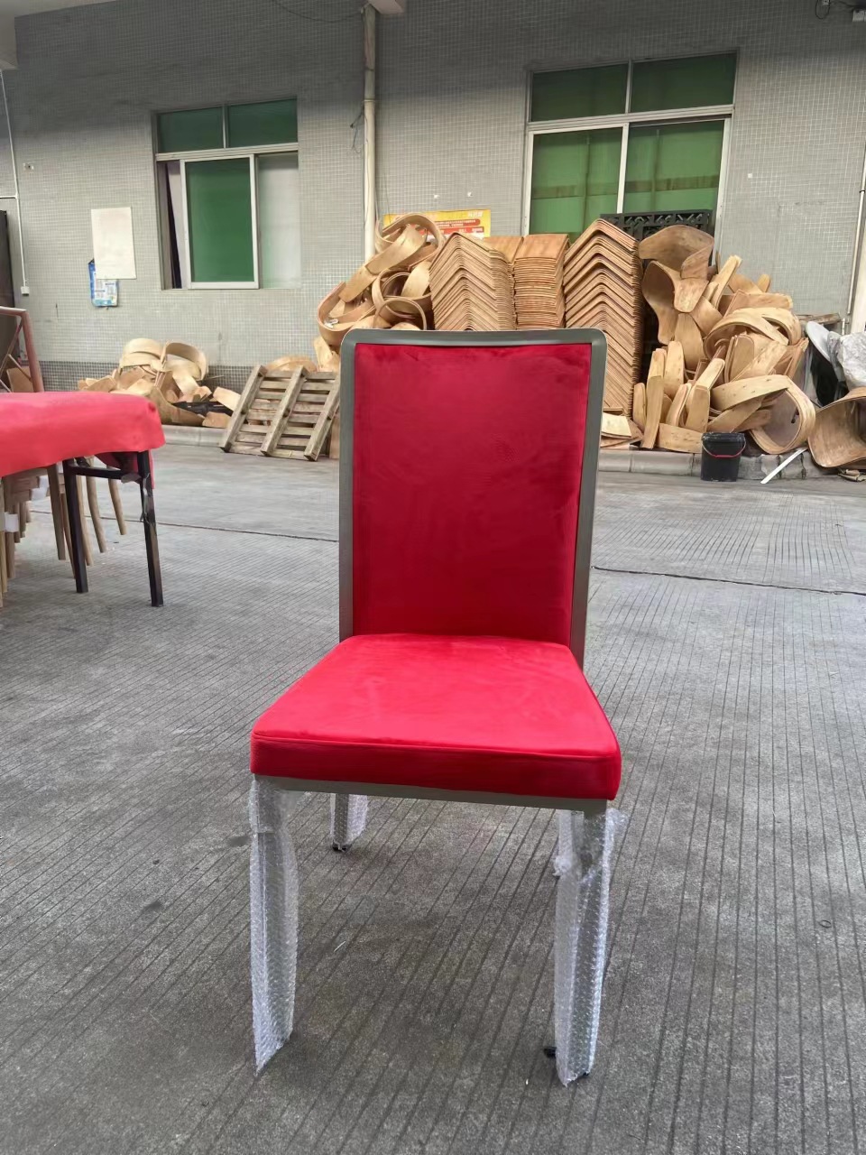 酒楼会所培训聚餐铝椅软包绒布五金可叠餐椅折叠椅宴会专用轻奢详情10