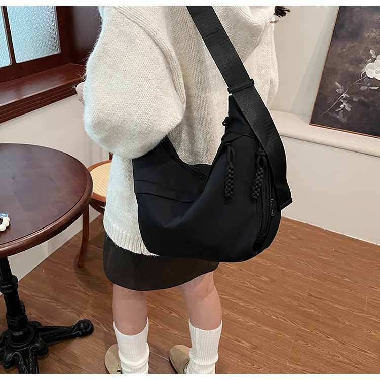 今年流行牛津布包包斜挎包女2026新款休闲单肩学生上课饺子包百搭详情36
