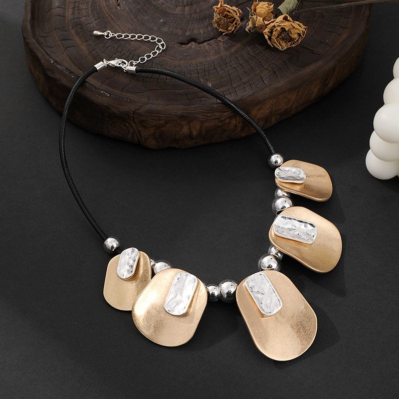 跨境亚马逊复古时尚女士短项链夸张百搭锁骨链金属拼接锁骨链批发详情11