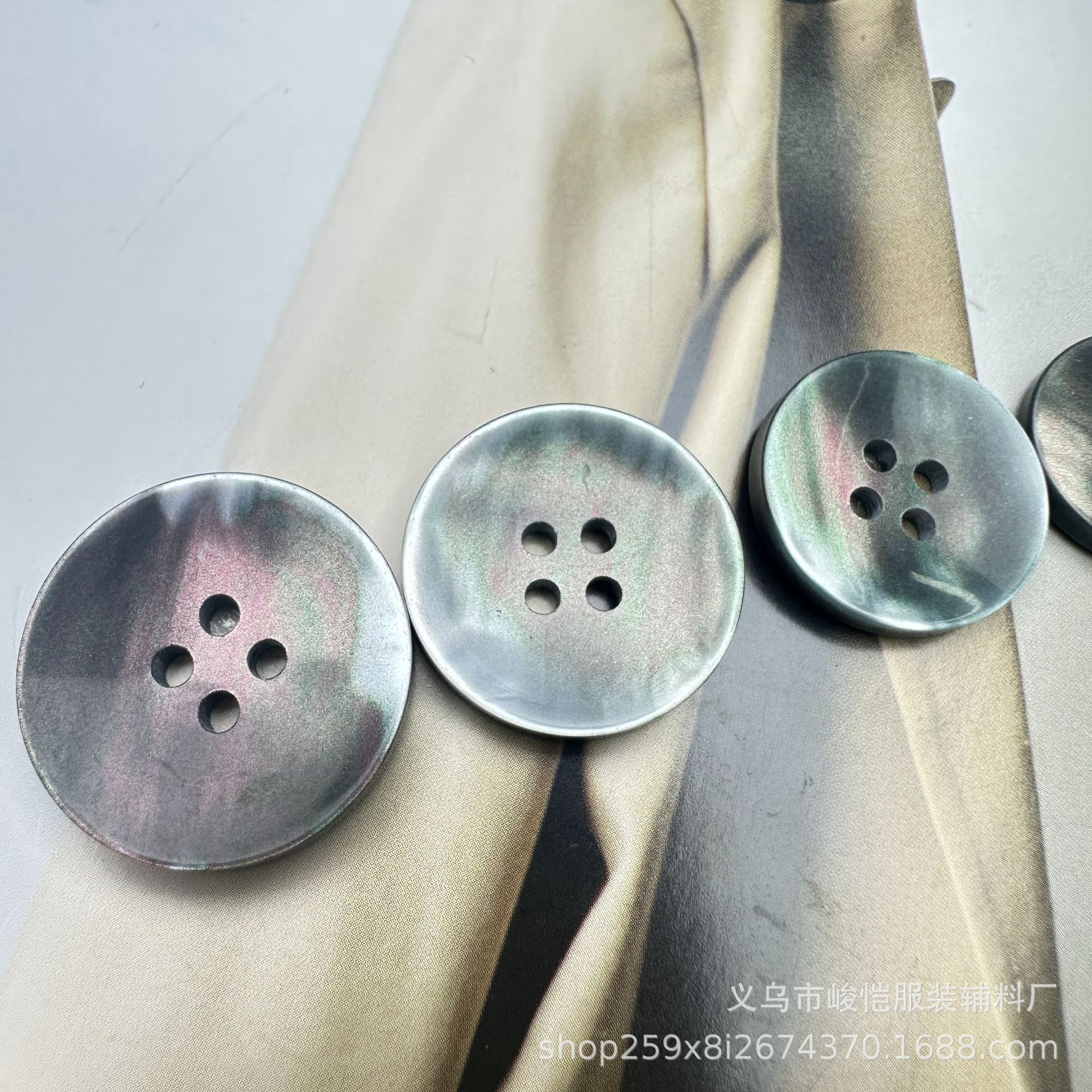 双圈黑色浅咖深咖真牛角扣高档西服大衣风衣四眼扣现货供应详情10