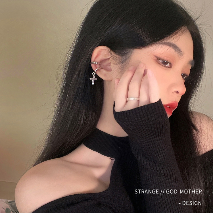 个性辣妹高级感十字架锆石不对称耳扣耳环小众无耳洞耳夹2023新款详情6