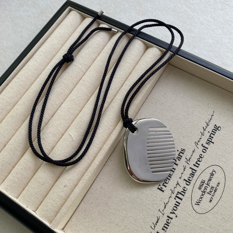 向日葵欧尼同款银色梳子吊坠项链小众设计迷你圆形秋冬长款毛衣链详情7