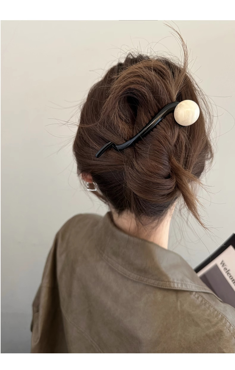 高级感扭扭发夹珍珠一字抓夹女2024新款简约百搭后脑勺鲨鱼夹发饰详情3