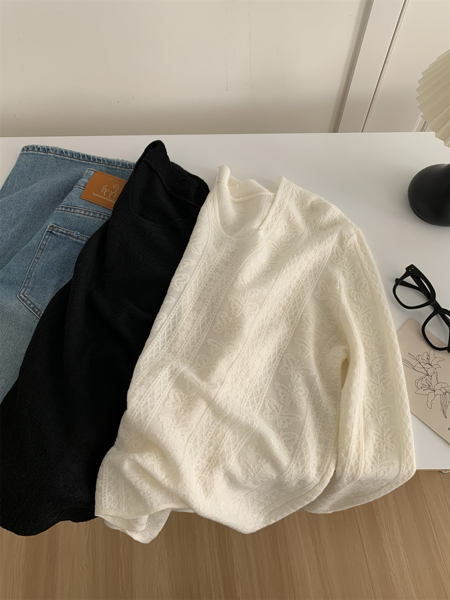 Gentle vintage wool blend beige lace V-neck T-shirt for women, wavy hem knitted base layer pic 11