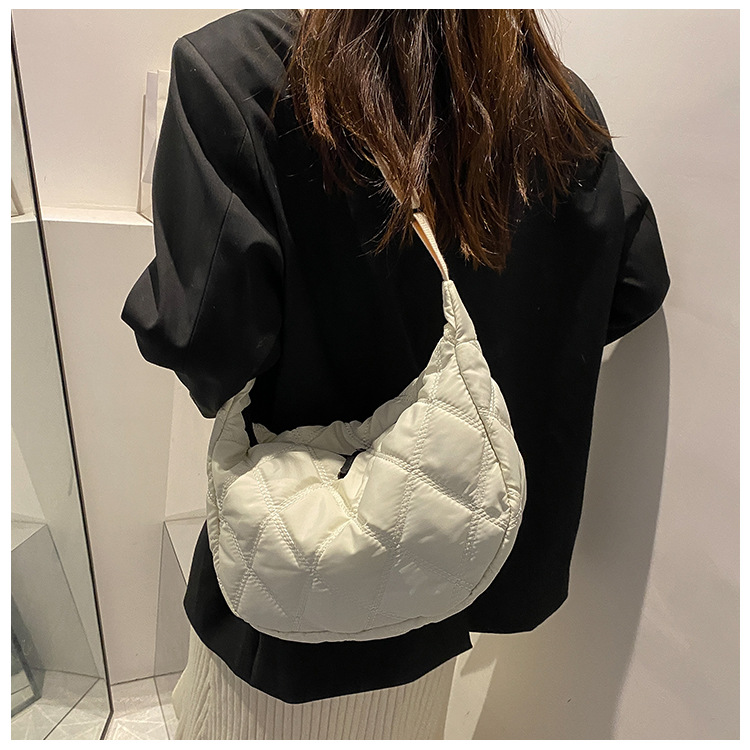 The new, trendy and fashionable single-shoulder crossbody bag with diamond-patterned embroidery thread for women in 2021, the popular dumpling bag pic 71