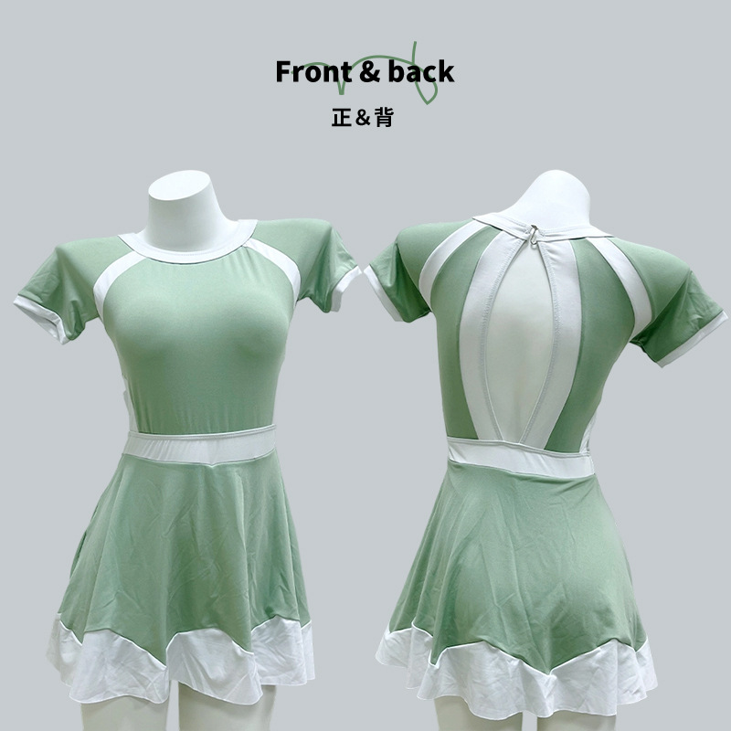 Green one-piece swimsuit models showcase long-sleeved, sexy backless sportswear for women. Summer sun protection fabric 107060 pic 1