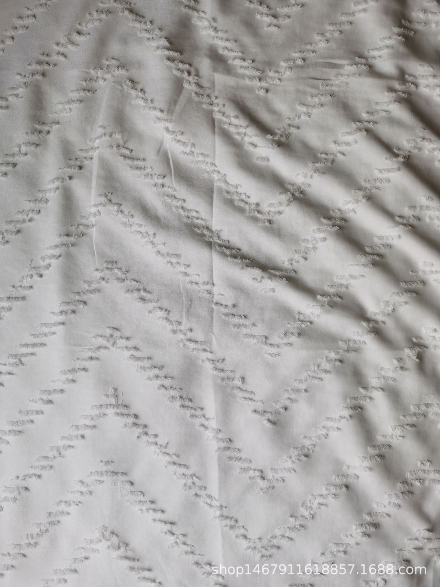 厂家直销大提花剪花面料剪花浴帘剪花家纺面料详情3