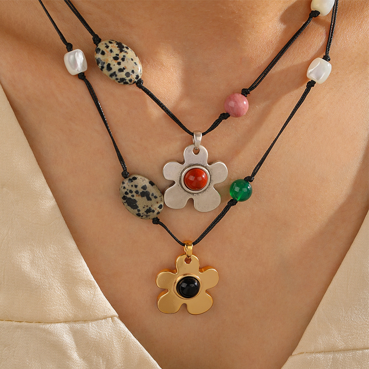 Nasha Ethnic style wax rope spotted stone flower pendant necklace design sense, niche collarbone chain, fashionable and versatile necklace pic 8
