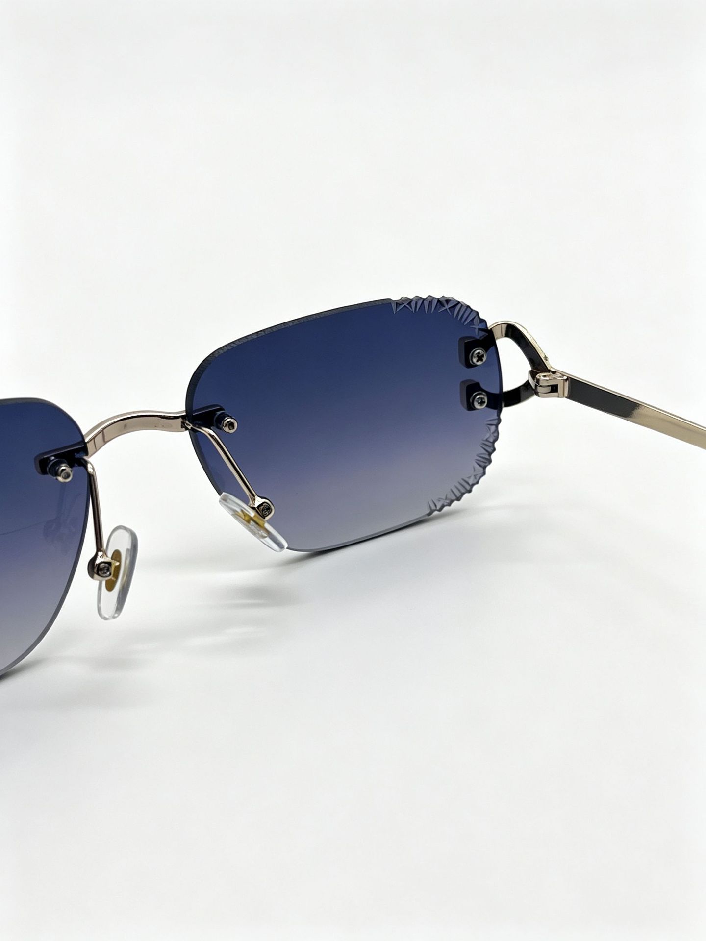Nuevo crossover sin marco rectangular gafas de sol decorativas gafas de sol de metal patas moda moda moda moda cool gafas hombres y mujeres mismo estilo pic 1